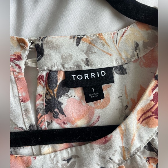 Torrid white chiffon floral blouse - Picture 3 of 3